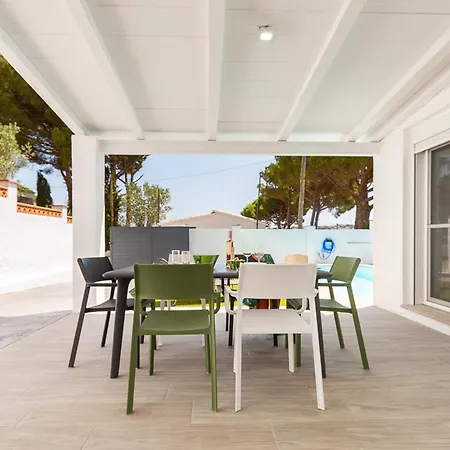 Casa de Férias Casa Con Piscina Salada, Aire Acondicionado, Parking Y Wifi En - Es-325-10 Torroella de Montgrí